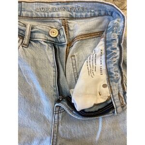 American Eagle Highest Rise 90s Boyfriend Distressed Light Wash Jeans Womens